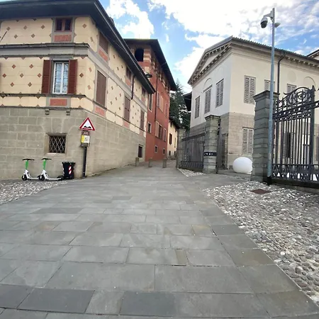 Rocca View Apartman *